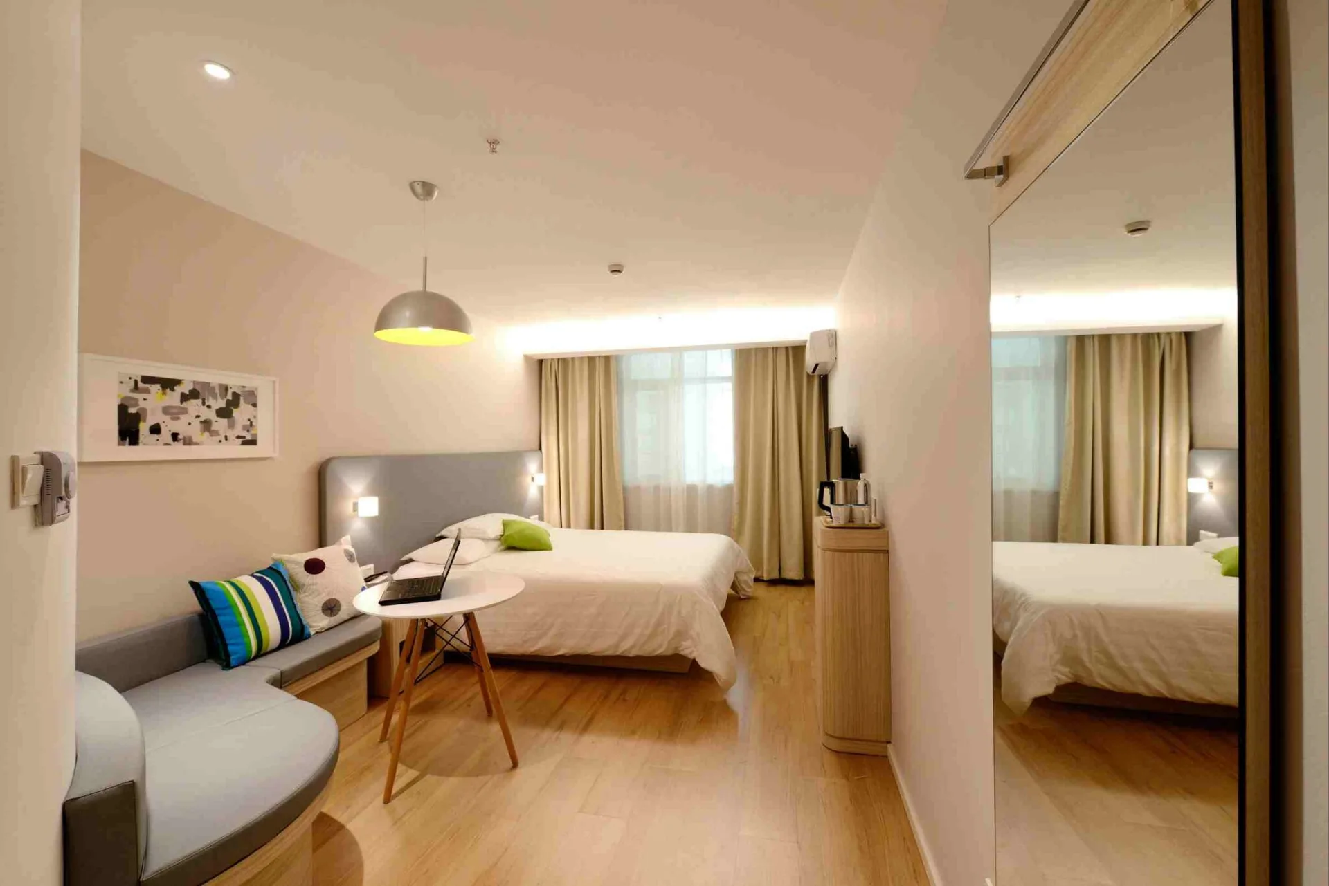 κουρτίνες-airbnb-σε-κατάλυμα-στη-χαλκιδική-συνδιασμένες-με-blackout